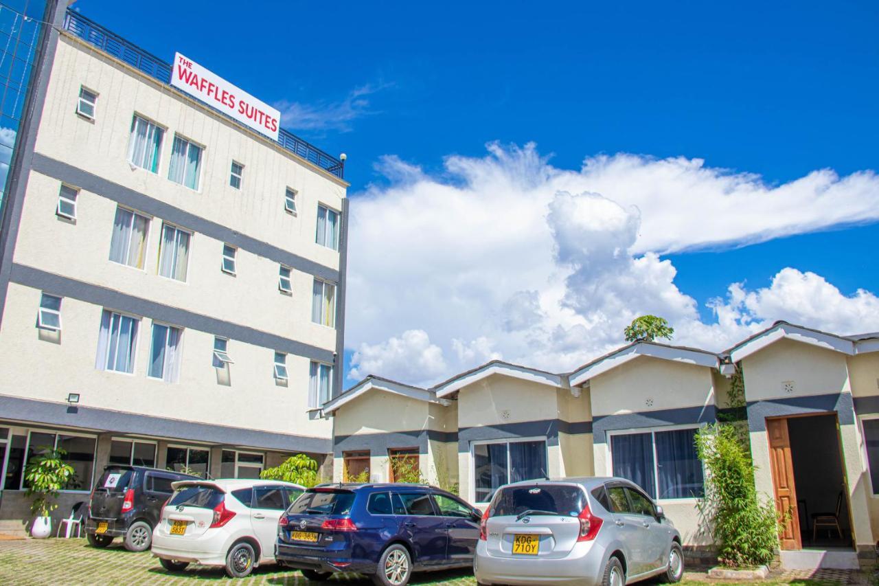 Waffles Suites Nakuru Exterior foto